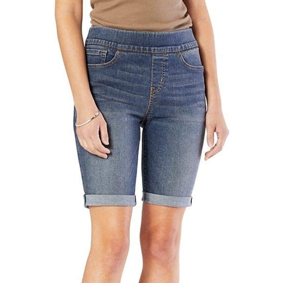 Levi's Pants - NWT Levi's Pull On Shorts